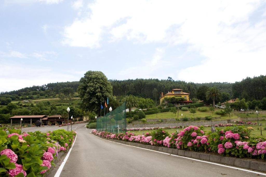 El Foyu Hotell Colunga Exteriör bild